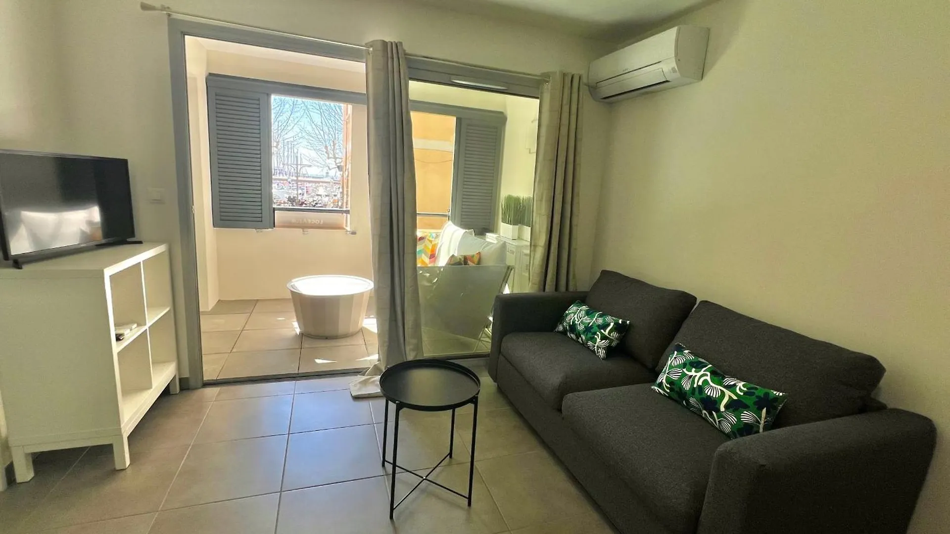 Appartement Golfe-Juan 2 People Facing The Old Port 0*,